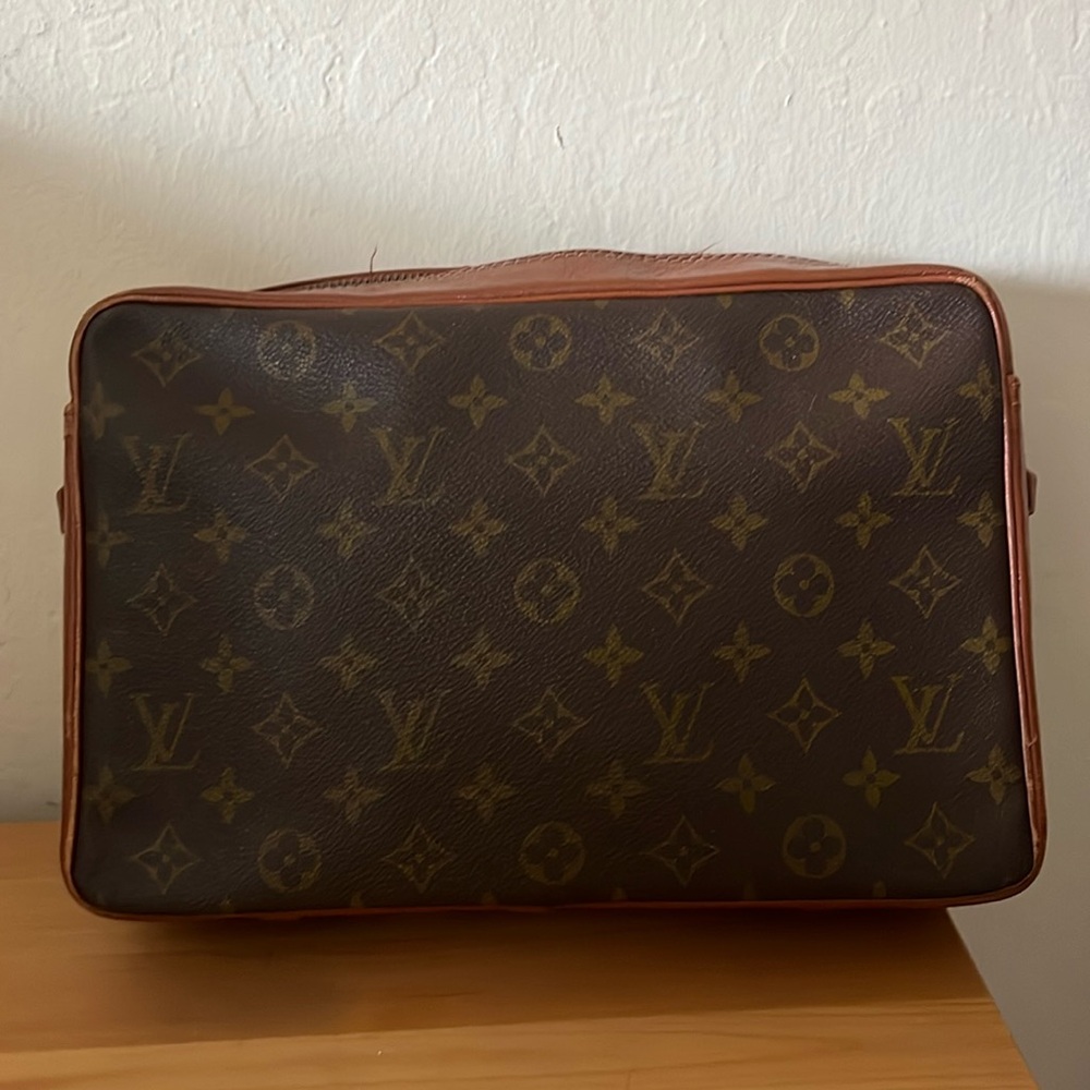 Vintage Louis Vuitton rectangular crossbody, strap missing, zipper separation